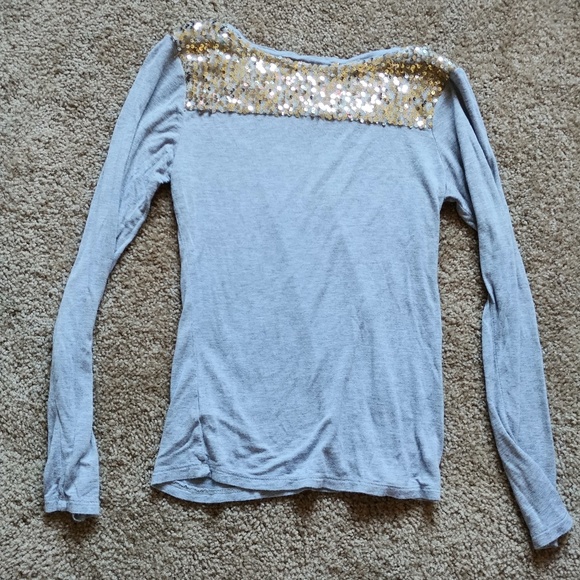Long sleeve shirt with sequin accent - Picture 2 of 2